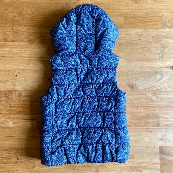 GAP 10Y Girls’ Blue Puffy Vest with Hood - Picture 5 of 6
